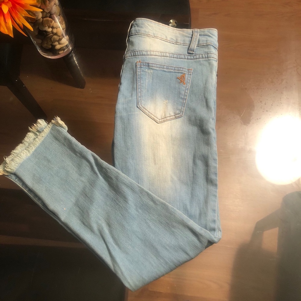 VIP JEANS W/ HOLES. - Picture 2 of 2